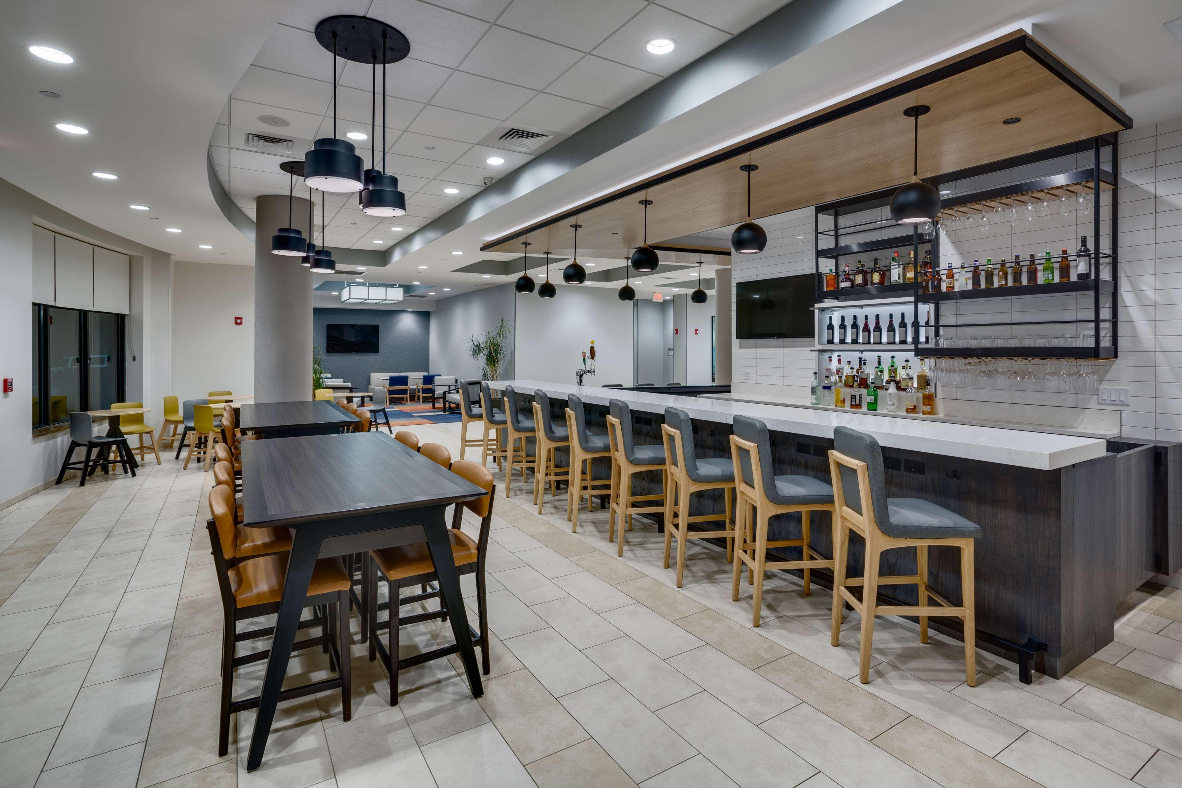 Hyatt House La - Medical Center Hotel